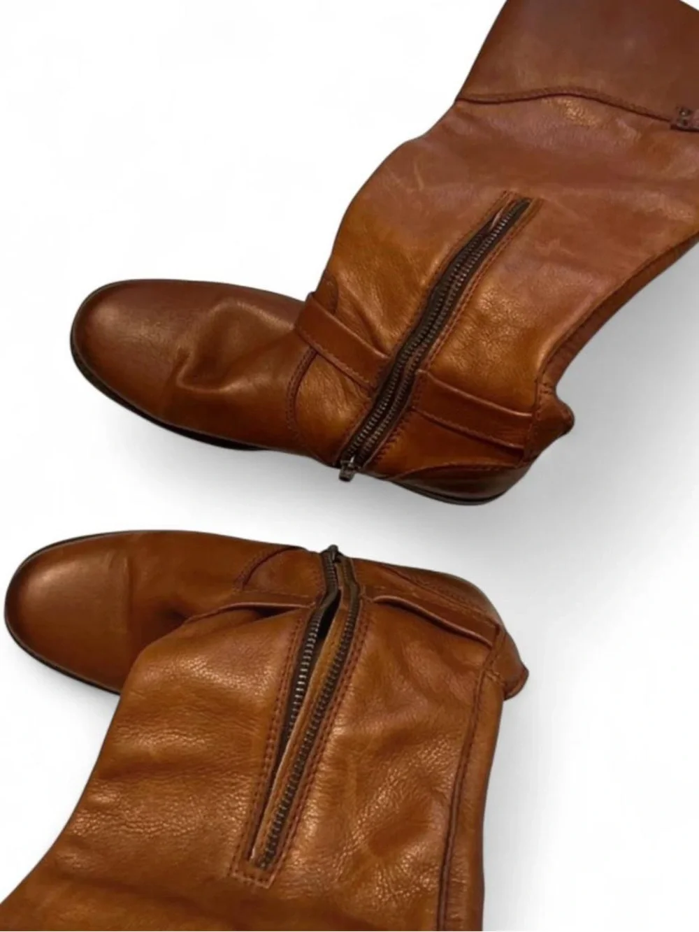 Frye phillip riding